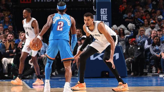 官方登录器-雷霆客场大胜马刺,保持不败纪录者