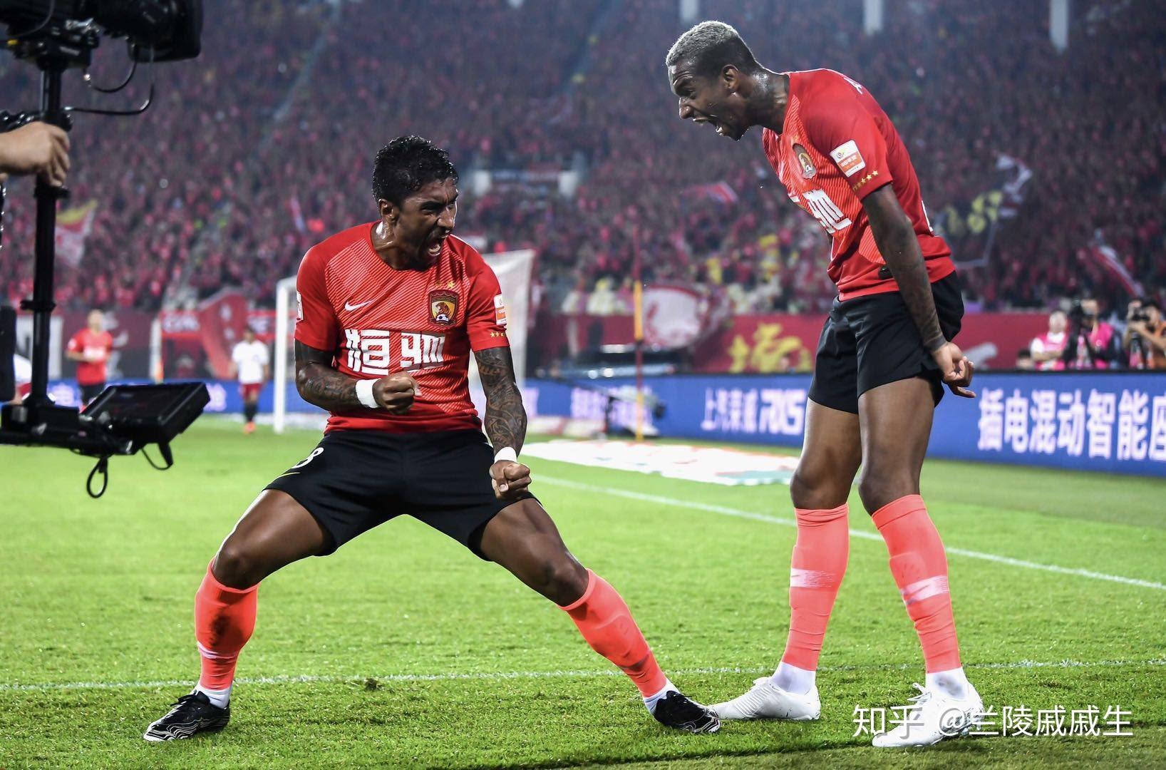 万博体育-恒大对上港的比赛
